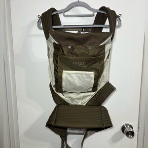 Onya Baby Outback in Ivory & Chocolate Chip